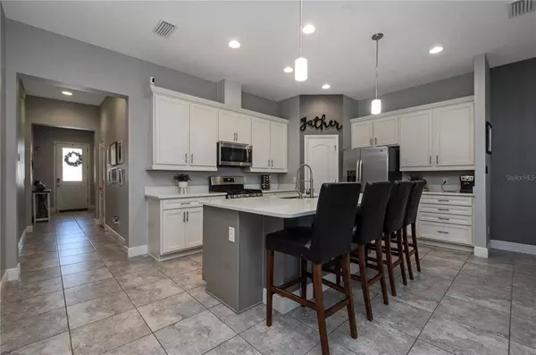 1090 ALDER TREE DR, Apopka, FL 32703