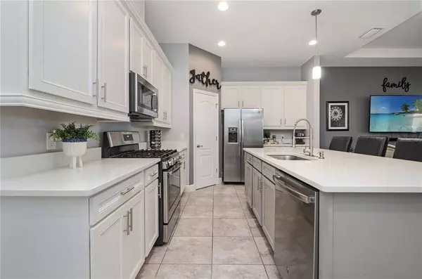 1090 ALDER TREE DR, Apopka, FL 32703