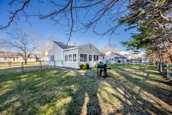 9 Crestwood Cir, Lawrence, MA 01843