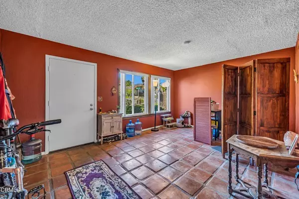 68 W Calle El Prado, Oak View, CA 93022