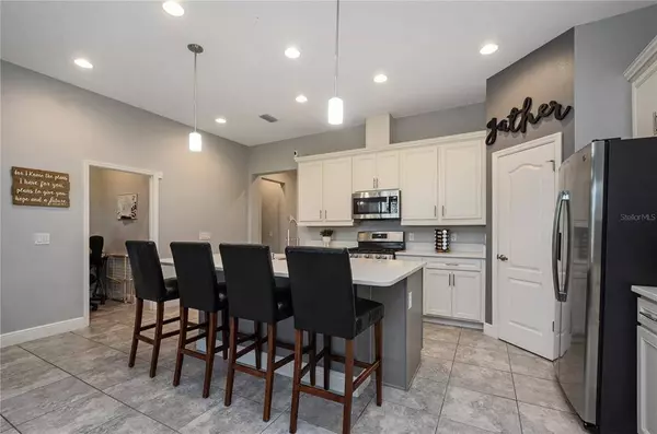 1090 ALDER TREE DR, Apopka, FL 32703