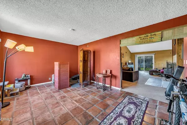 68 W Calle El Prado, Oak View, CA 93022