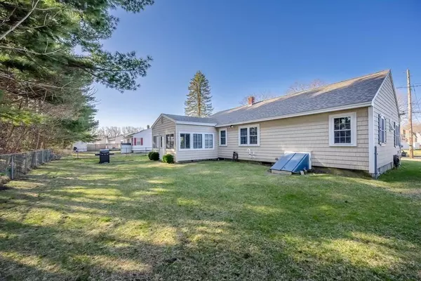 9 Crestwood Cir, Lawrence, MA 01843