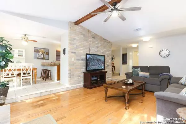 13843 HILLSIDE DR, San Antonio, TX 78249-2527