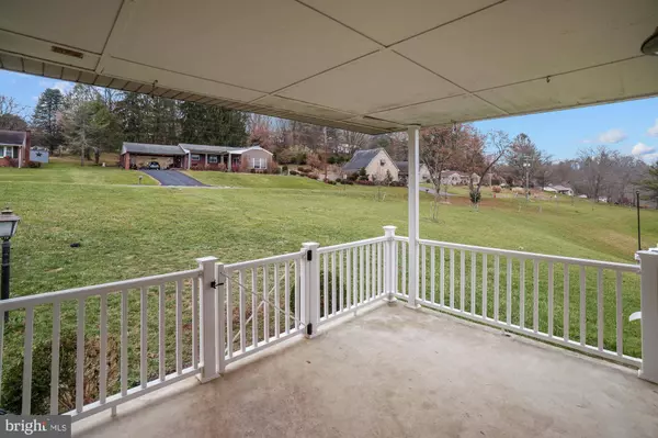 1 TONOLOWAY ST, Hancock, MD 21750