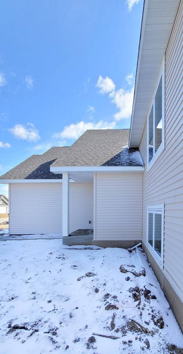 6630 210th ST W, Farmington, MN 55024