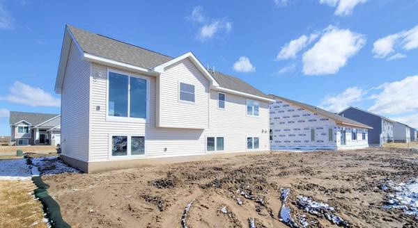 6630 210th ST W, Farmington, MN 55024