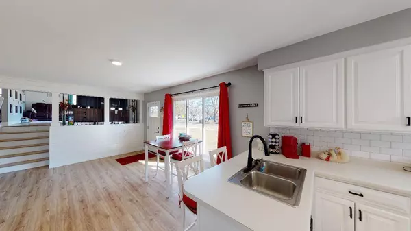 407 2 1/2 ST N, Sartell, MN 56377