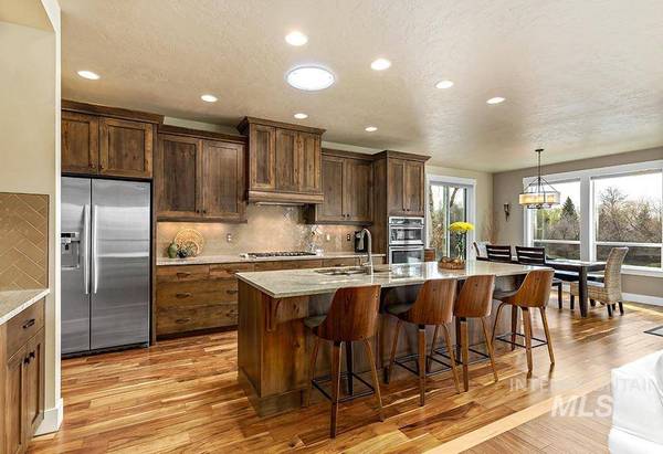 11951 W Pinewood River Ln, Star, ID 83669