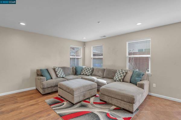 136 Reid Ln, Richmond, CA 94801