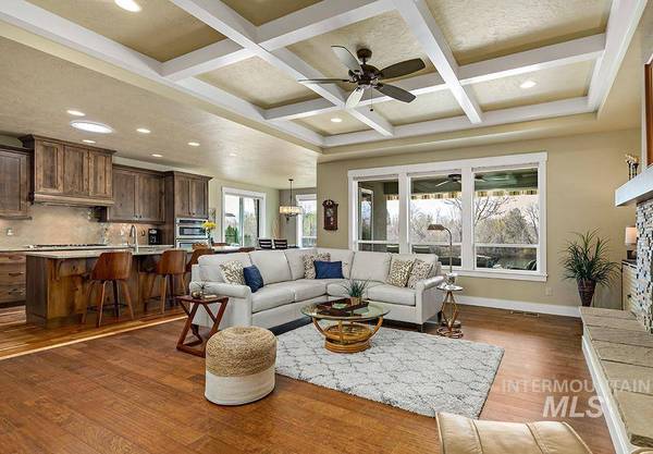 11951 W Pinewood River Ln, Star, ID 83669