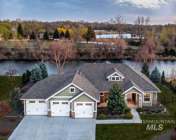 11951 W Pinewood River Ln, Star, ID 83669