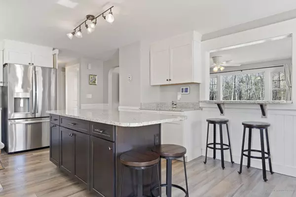 15 Gray Road, Cumberland, ME 04021