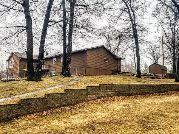 839 345th AVE NW, Cambridge, MN 55008