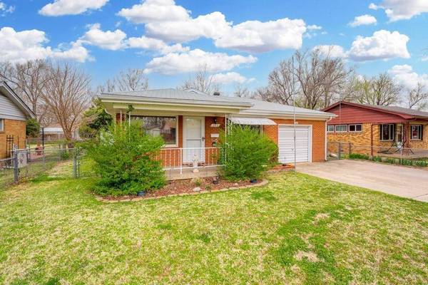 243 N Sunnyside Rd, Haysville, KS 67060-1438