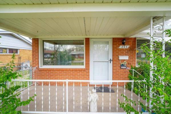 243 N Sunnyside Rd, Haysville, KS 67060-1438