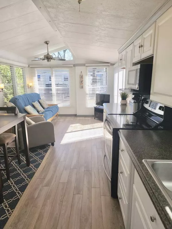 308 State Route 286 Route #21, Seabrook, NH 03874