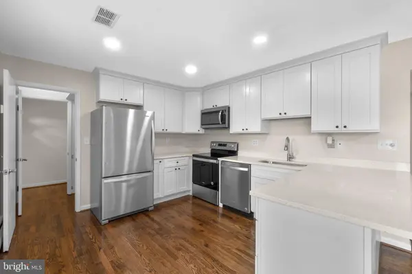 2905 CHESTNUT HILL DR, Ellicott City, MD 21043