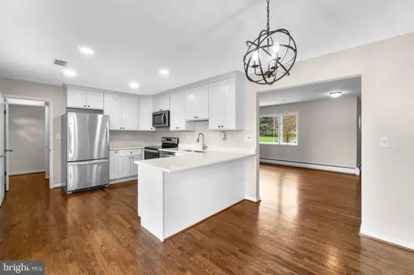 2905 CHESTNUT HILL DR, Ellicott City, MD 21043