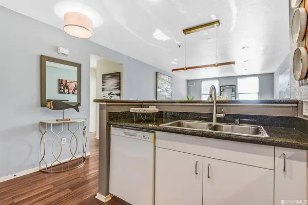 8100 Oceanview TER, San Francisco, CA 94132