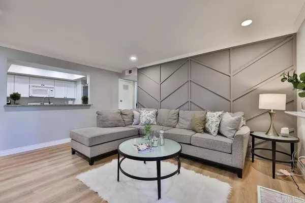 9352 Twin Trails Dr #102, Rancho Penasquitos, CA 92129