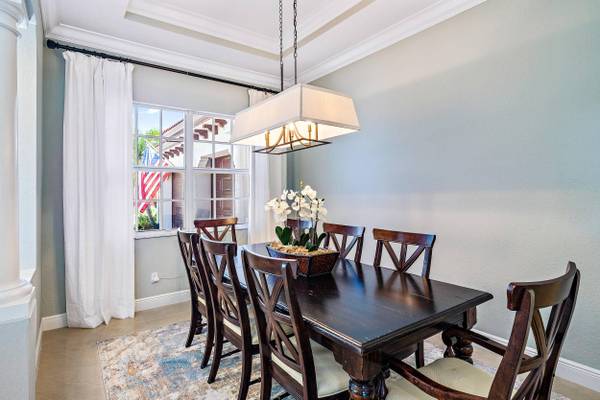 147 Manor CIR, Jupiter, FL 33458