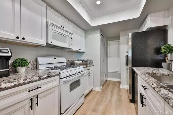 9352 Twin Trails Dr #102, Rancho Penasquitos, CA 92129