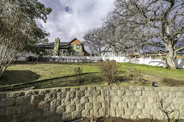 641 Spring Creek DR, Ashland, OR 97520