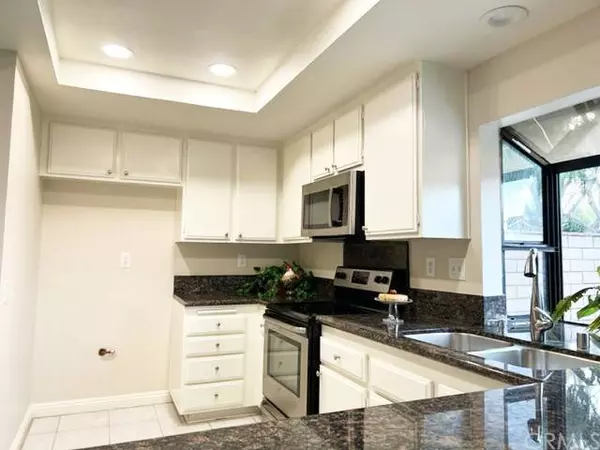 13 Alba W, Irvine, CA 92620