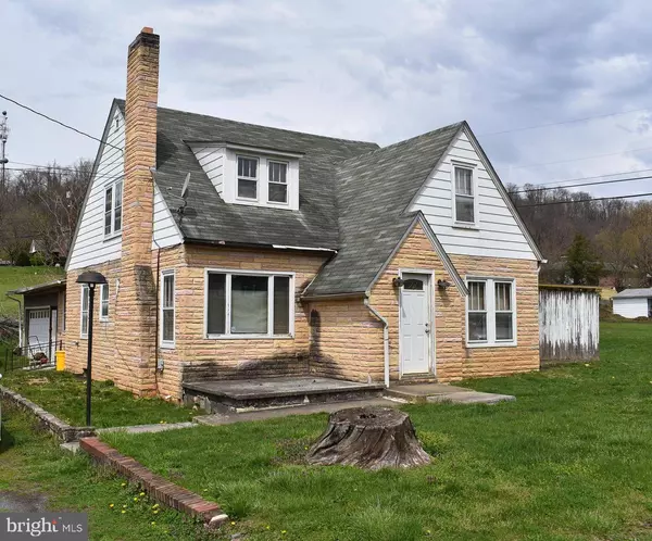 245 N PENNSYLVANIA AVE, Hancock, MD 21750