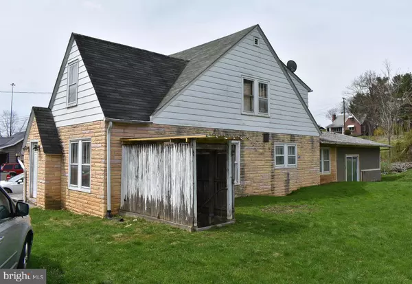 245 N PENNSYLVANIA AVE, Hancock, MD 21750