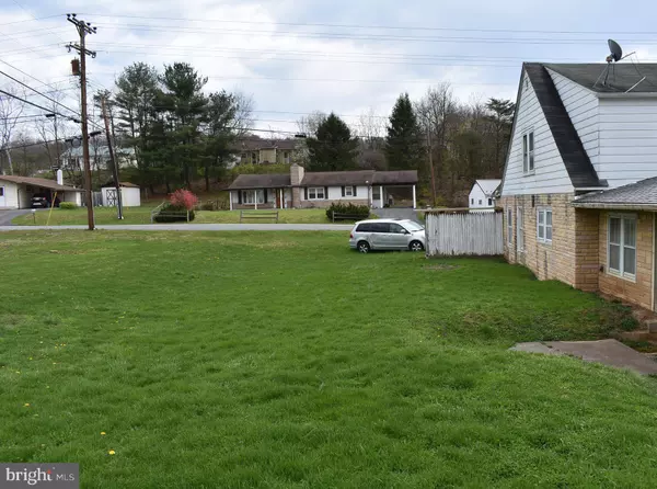 245 N PENNSYLVANIA AVE, Hancock, MD 21750