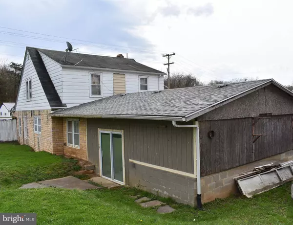 245 N PENNSYLVANIA AVE, Hancock, MD 21750