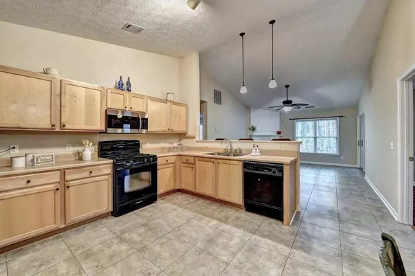 3241 Cooper Woods DR, Loganville, GA 30052