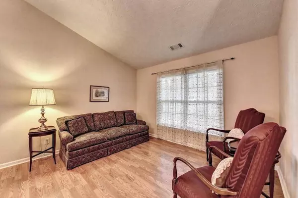 3241 Cooper Woods DR, Loganville, GA 30052