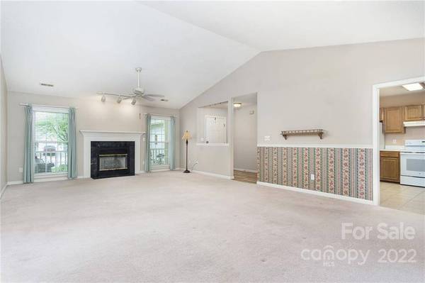 805 Woodlark CT, Fletcher, NC 28732