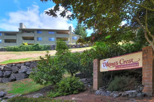 20050 Vikings Crest LOOP NE #2-102, Poulsbo, WA 98370