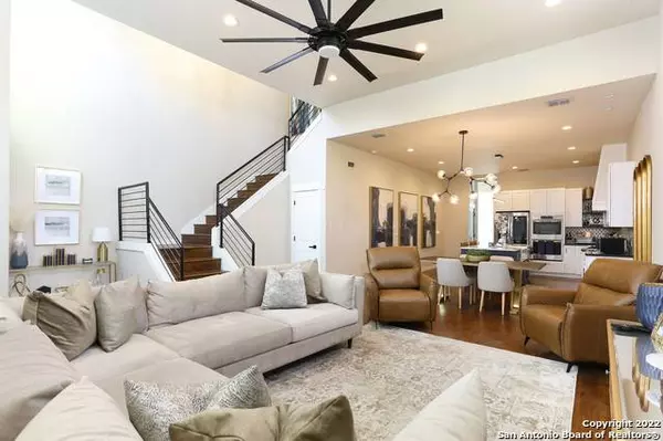 320 Saint Francis Ave, San Antonio, TX 78204