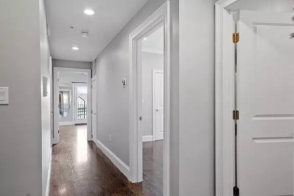 85 Lexington St #2, Boston, MA 02128