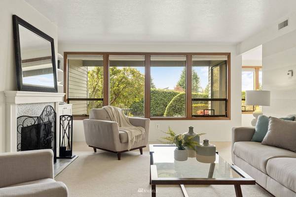 11642 100th AVE NE #106, Kirkland, WA 98034