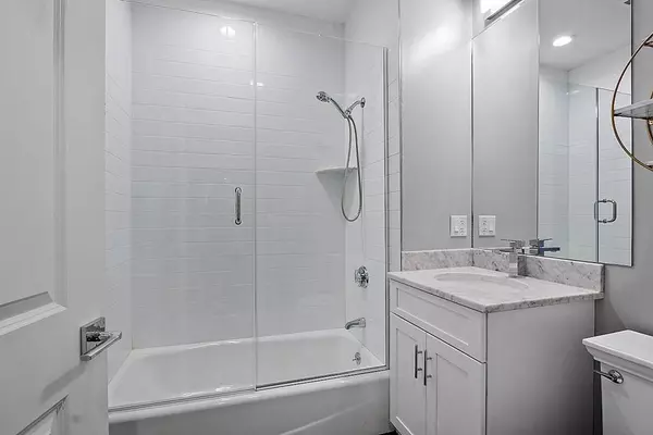 85 Lexington St #2, Boston, MA 02128