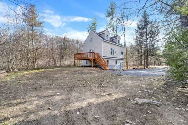 5 Union ST, Nottingham, NH 03290