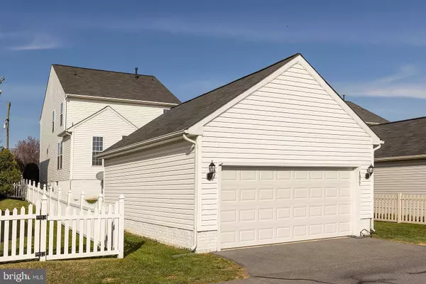 1077 FAIRFAX ST, Stephens City, VA 22655