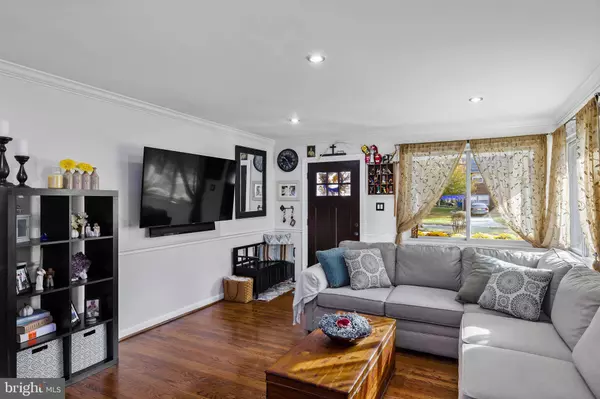 6 HARDING AVE, Cherry Hill, NJ 08002