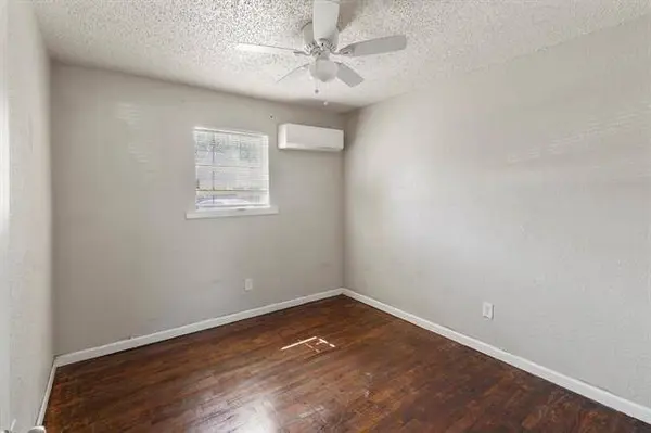 3910 Polly Street, Dallas, TX 75210