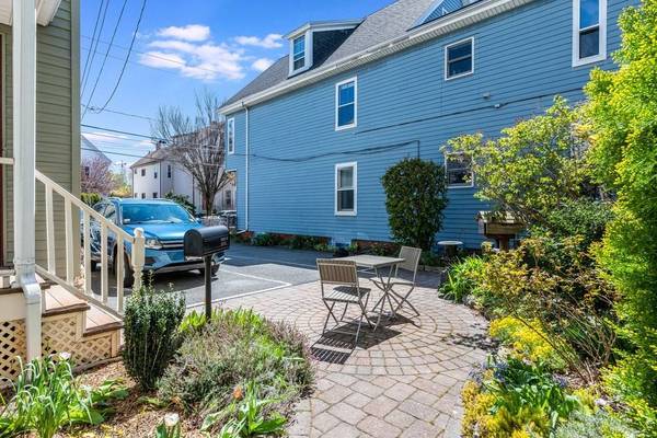 14 Granite #B, Somerville, MA 02143