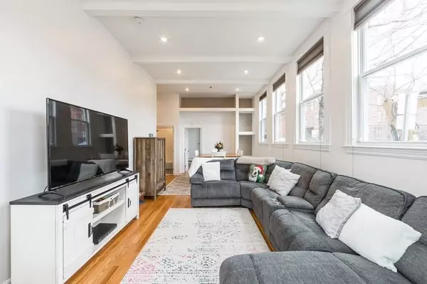 33 Summer St #2, Somerville, MA 02143