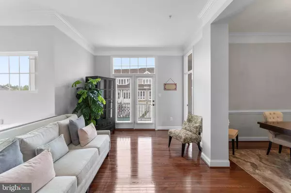 8738 LAKE EDGE DR, Laurel, MD 20723