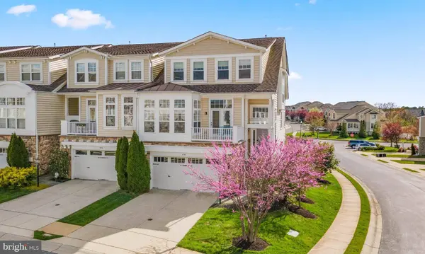 8738 LAKE EDGE DR, Laurel, MD 20723