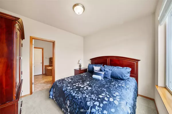 21617 104th Street Ct E, Bonney Lake, WA 98391